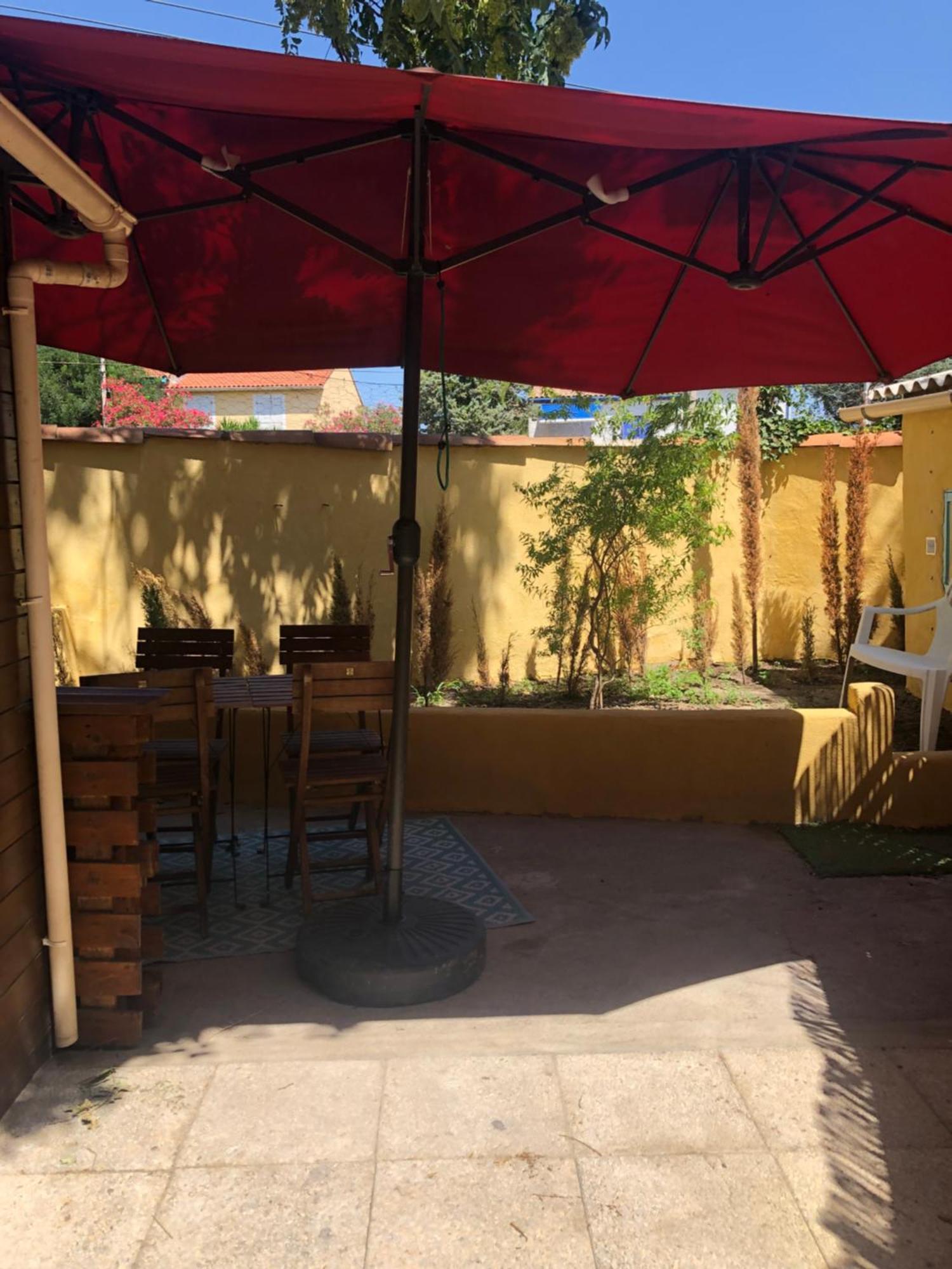Grand T2 Climatise Avec Jardin Et Spa Narbona Esterno foto